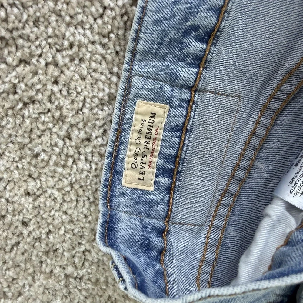 Levis levis 502